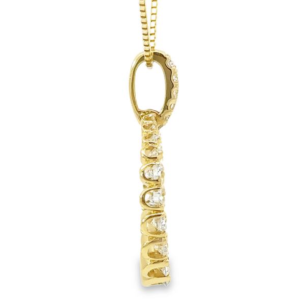 18K Gold Graduating Diamond Circle Necklace