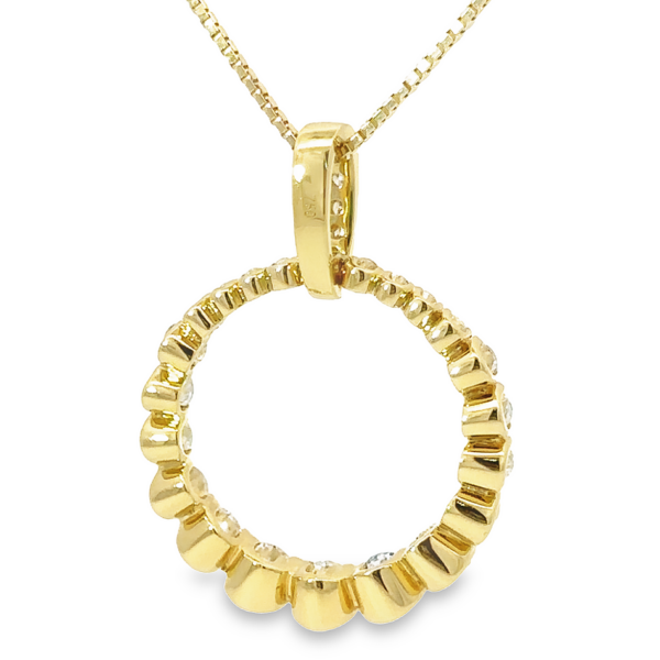 18K Gold Graduating Diamond Circle Necklace - Mariloff
