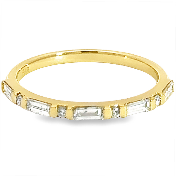14K Gold Alternating Baguette and Round Diamond Wedding Band