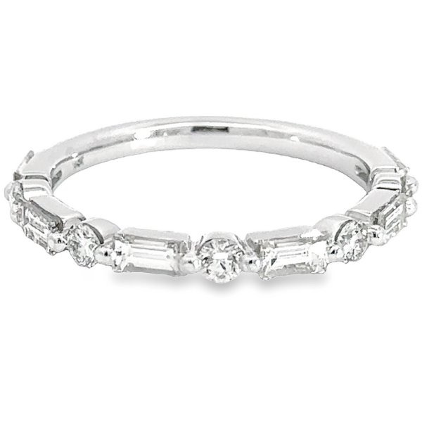 14K Single-Shared Prong Alternating Shape Diamond Band - Image 2