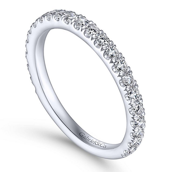 14K Gold Classic Round Brilliant Diamond Wedding Band - Image 2