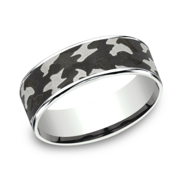 14K Gold and Tantalum 7.5mm - Camo Men's Wedding Band - Image 6