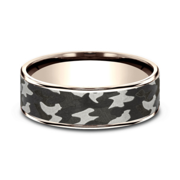 14K Gold and Tantalum 7.5mm - Camo Men's Wedding Band - Image 9