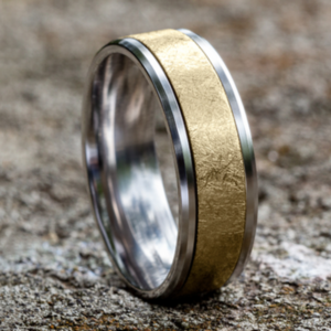 14K Gold 8mm – Swirl Center Men’s Wedding Band Benchmark 15