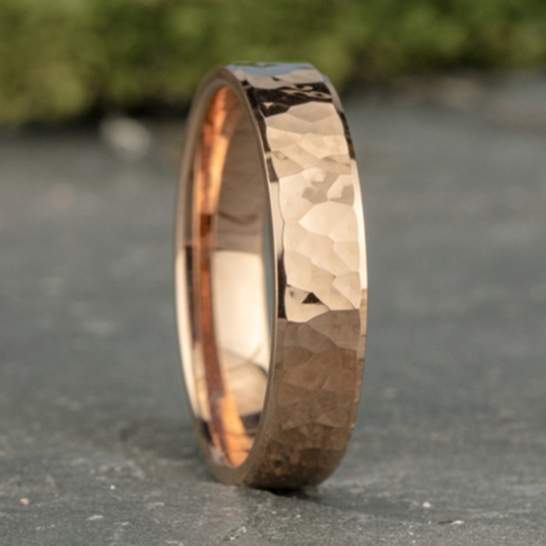 14K Gold 5mm – Hammered Finish Men’s Wedding Band Benchmark 12
