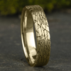 14K Gold 5mm – Fractured Rock Pattern Men’s Wedding Band Benchmark 30