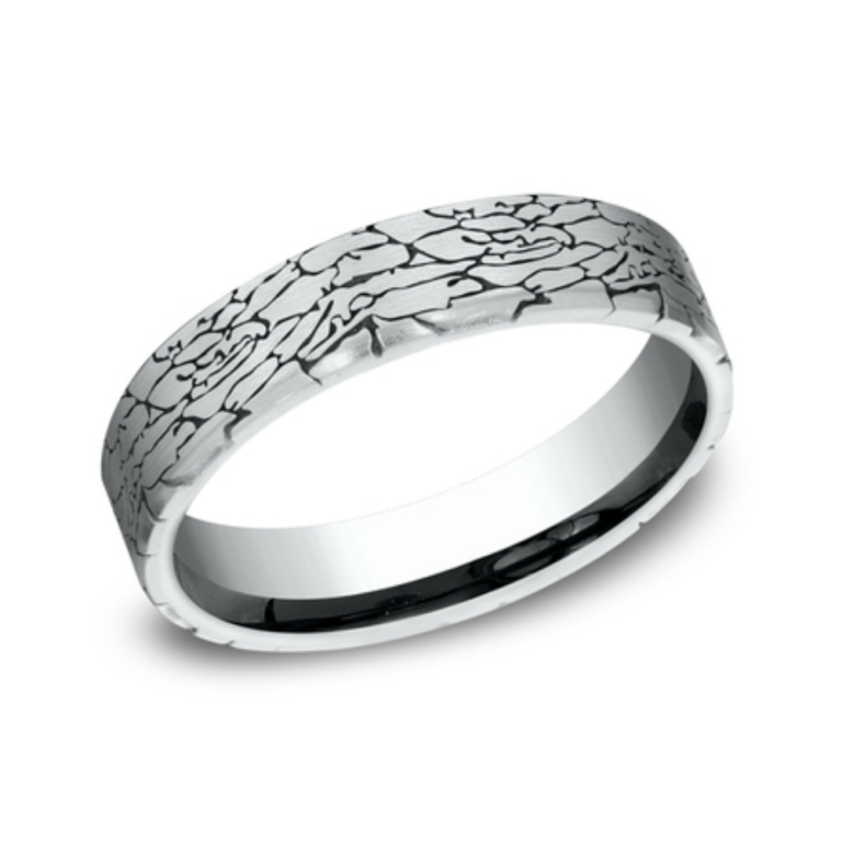 14K Gold 5mm – Fractured Rock Pattern Men’s Wedding Band Benchmark 14