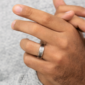 14K Gold and Tantalum 7mm – Satin Beveled Men’s Wedding Band Benchmark 44