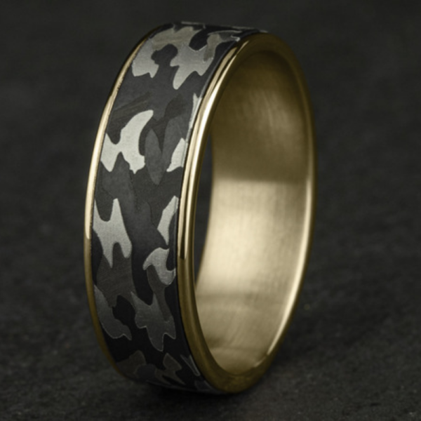 14K Gold and Tantalum 7.5mm - Camo Men's Wedding Band - Image 3