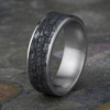 14K Gold and Tantalum 7.5mm – Rock Wall Men’s Wedding Band Ammara Stone 56