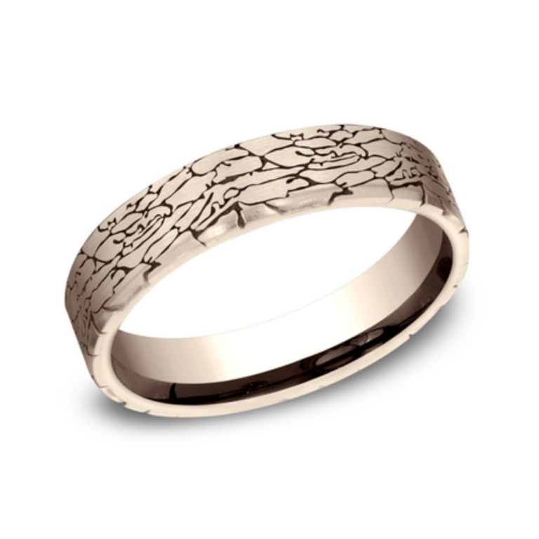 14K Gold 5mm – Fractured Rock Pattern Men’s Wedding Band Benchmark 17