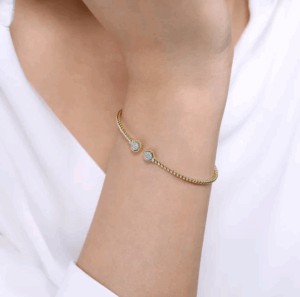 14K Yellow Gold Flexible Hexagon Split Bangle with .12ctw Diamonds Size 6.25 Bracelets 6