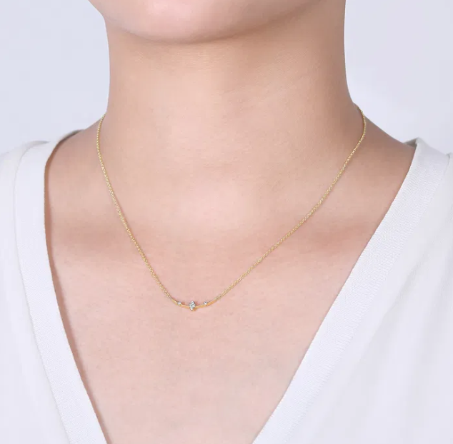 14K Yellow Gold Curved Bar Necklace with .06ctw Diamonds 17.5″ Fine Jewelry 2