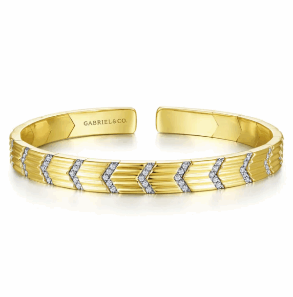 14K Yellow Gold Chevron Station Bangle with .52ctw Diamonds Size 6.5 Bracelets 9