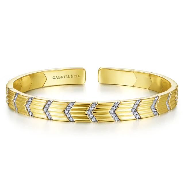 14K Yellow Gold Chevron Station Bangle with .52ctw Diamonds Size 6.5 Bracelets