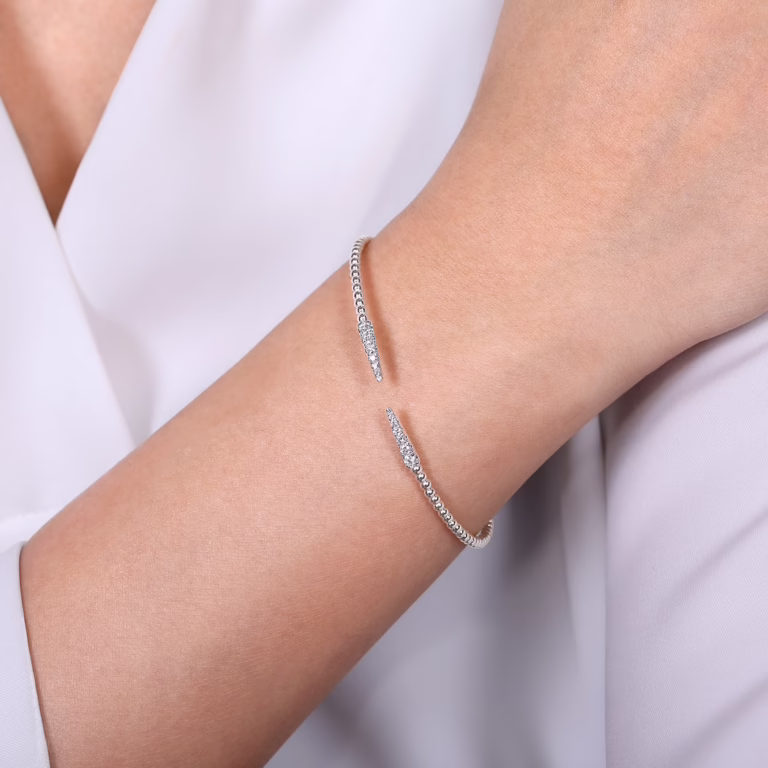 14K White Gold Bujukan Bead Spike Bangle with .26ctw Diamonds Size 6.25 Bracelets 6